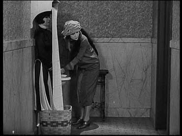 Amale e piangi (Lov'em and Weep) - Laurel & Hardy