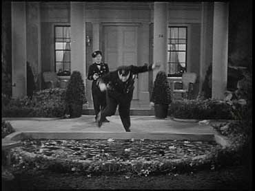 La ronda di mezzanotte (The Midnight Patrol) - Laurel & Hardy