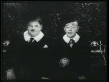 Noi siamo le colonne (A Chump At Oxford) - Laurel & Hardy